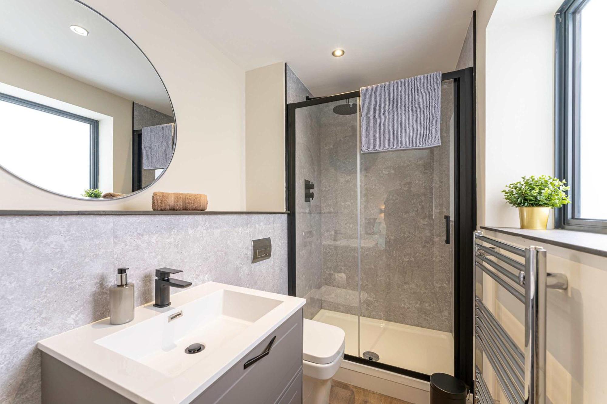 Stylish 2 Bedroom In Apartment