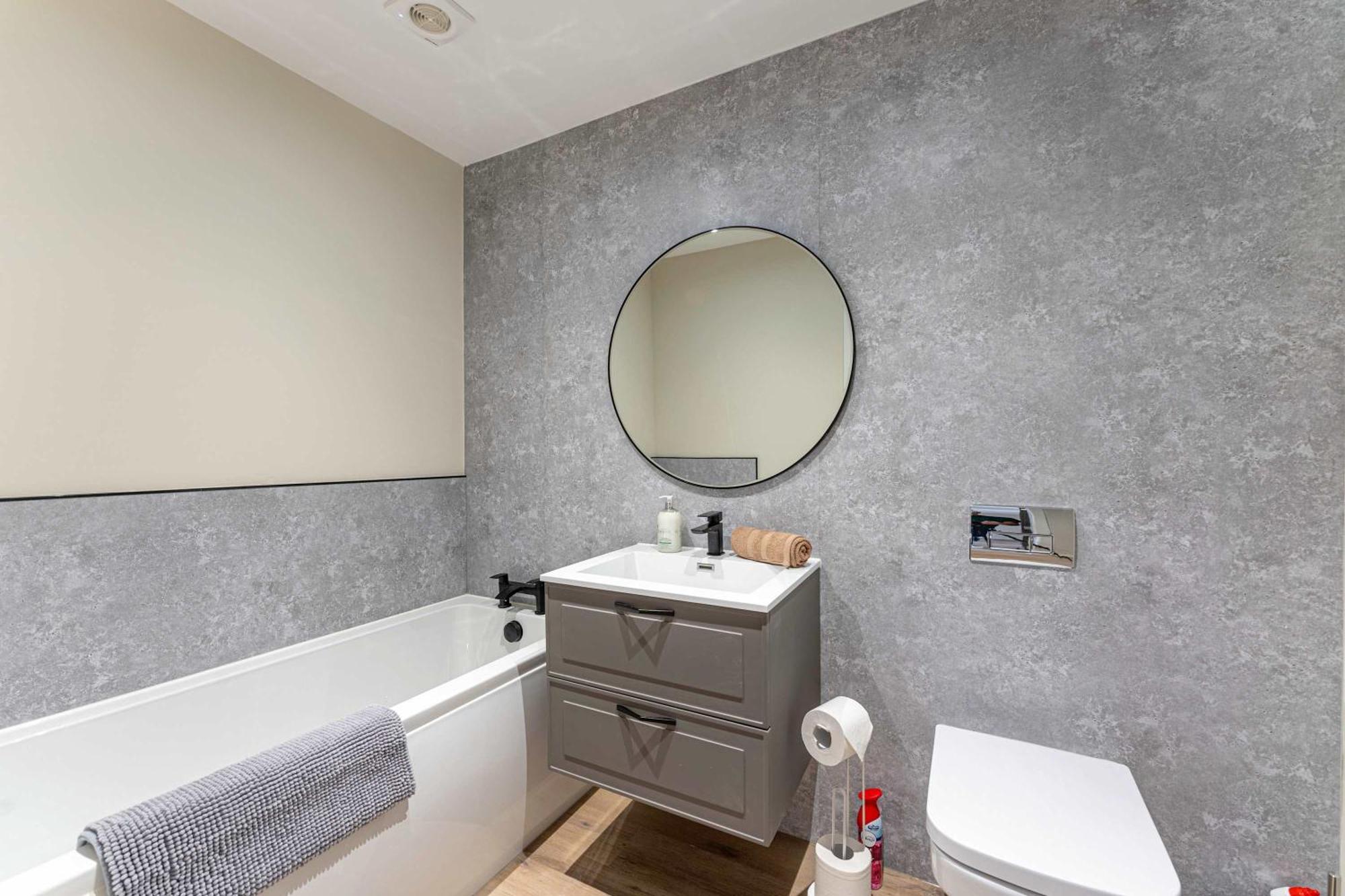 Apartment Stylish 2 Bedroom In