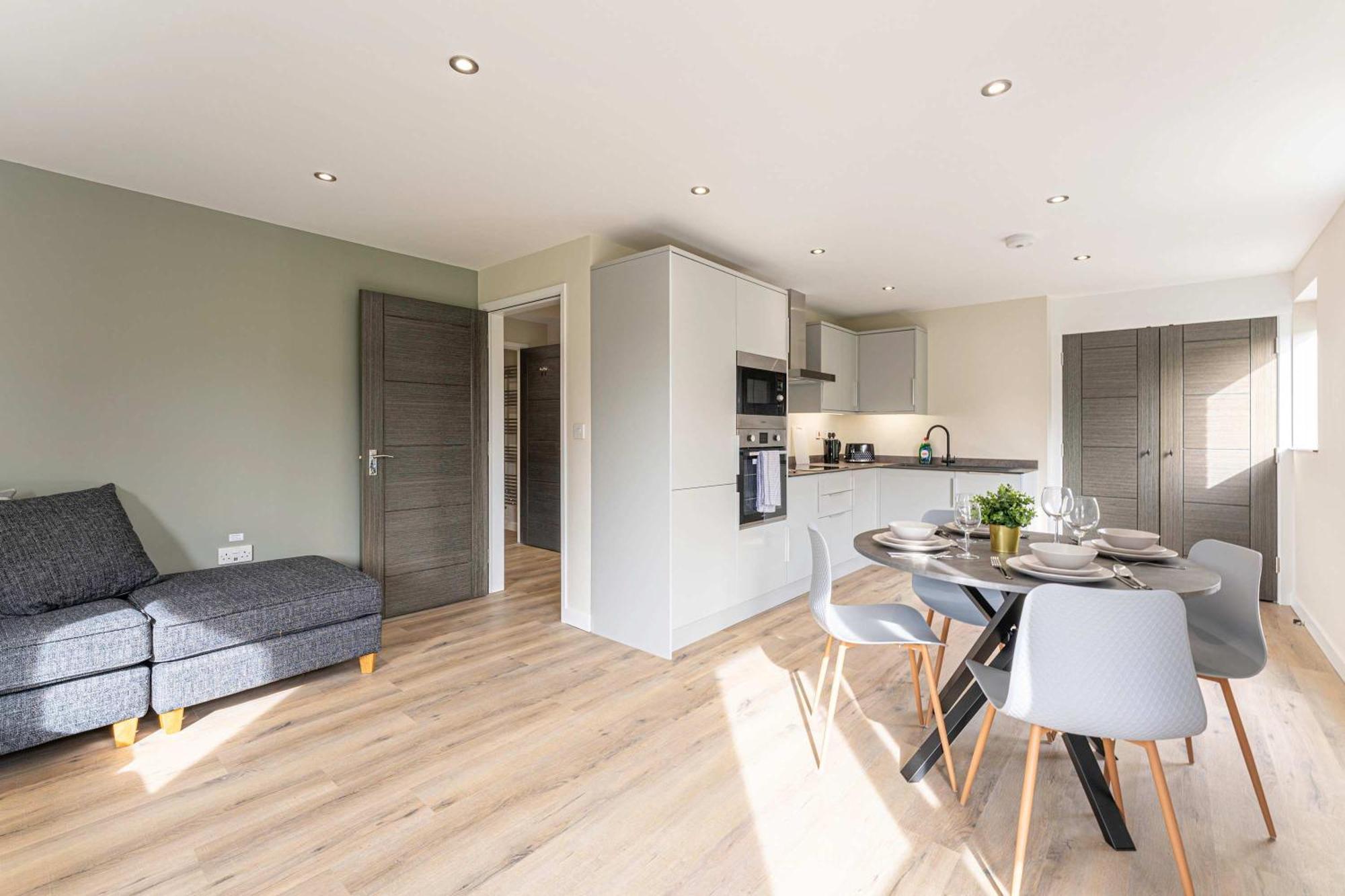 Apartment Stylish 2 Bedroom In