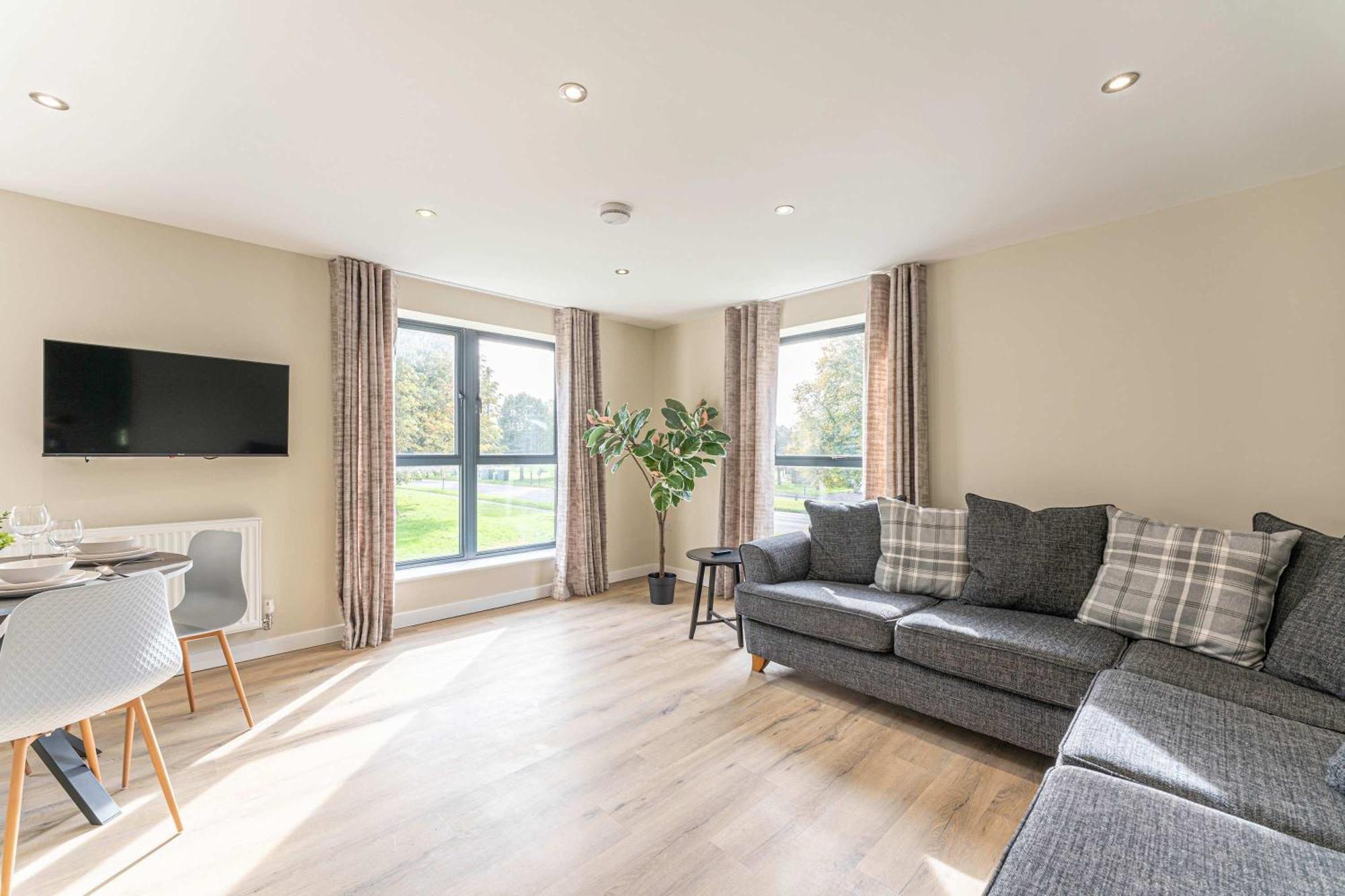 Apartment Stylish 2 Bedroom In *