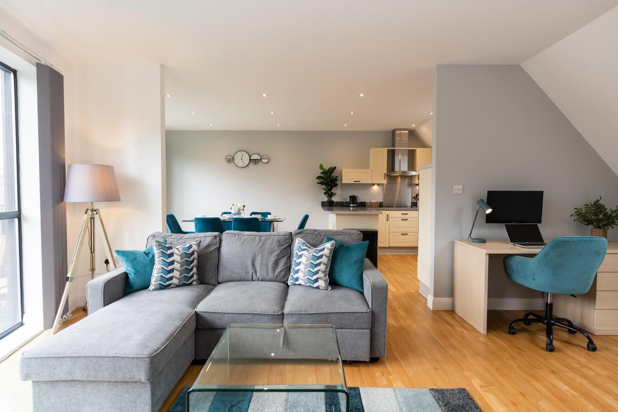 Cotels - The Millhouse: Modern With Ultrafast Wi-fi & Work Desks Apartment *