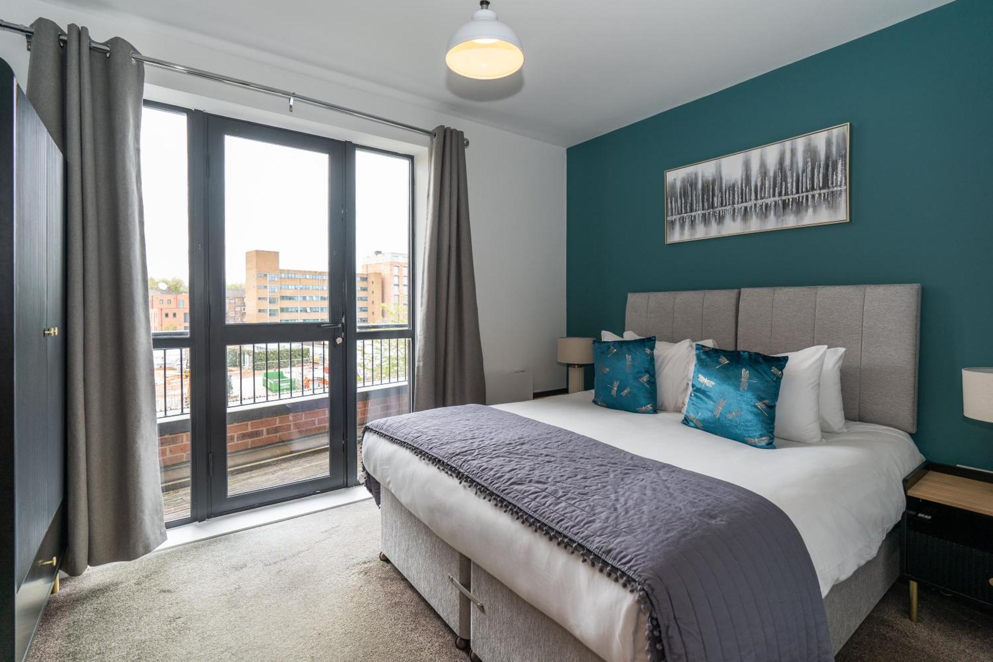Cotels - The Millhouse: Modern With Ultrafast Wi-fi & Work Desks Apartment