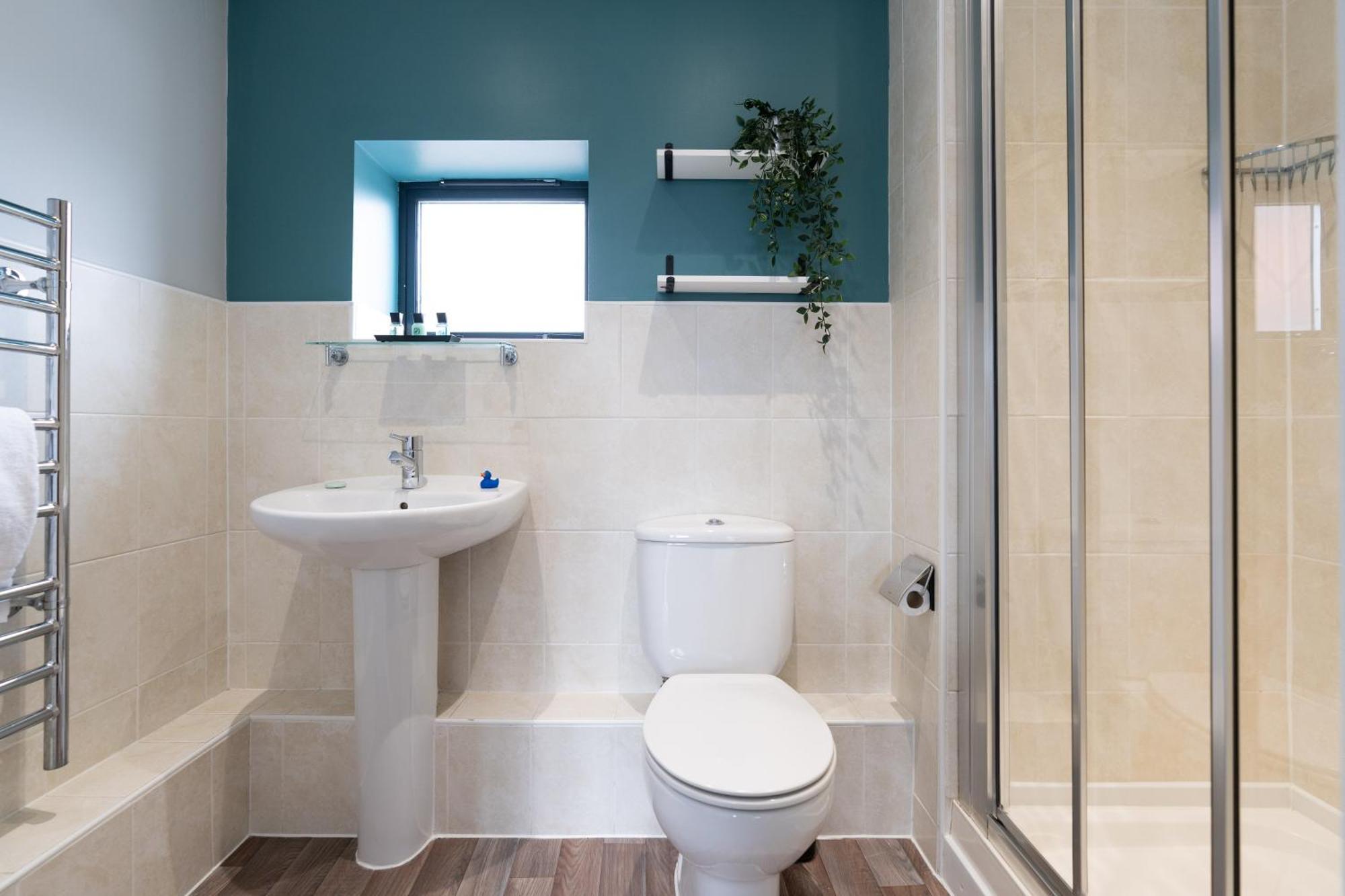 Apartment Cotels - The Millhouse: Modern With Ultrafast Wi-fi & Work Desks