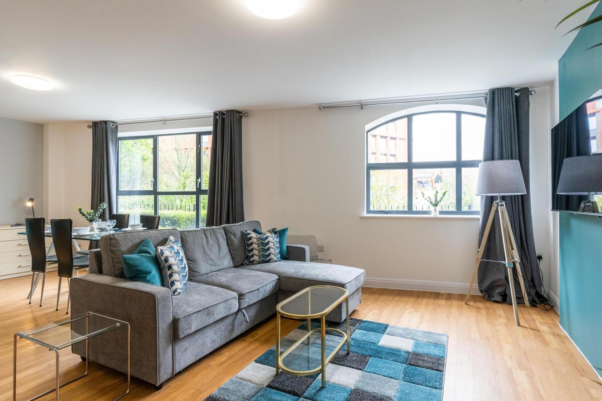 Apartment Cotels - The Millhouse: Modern With Ultrafast Wi-fi & Work Desks Derby