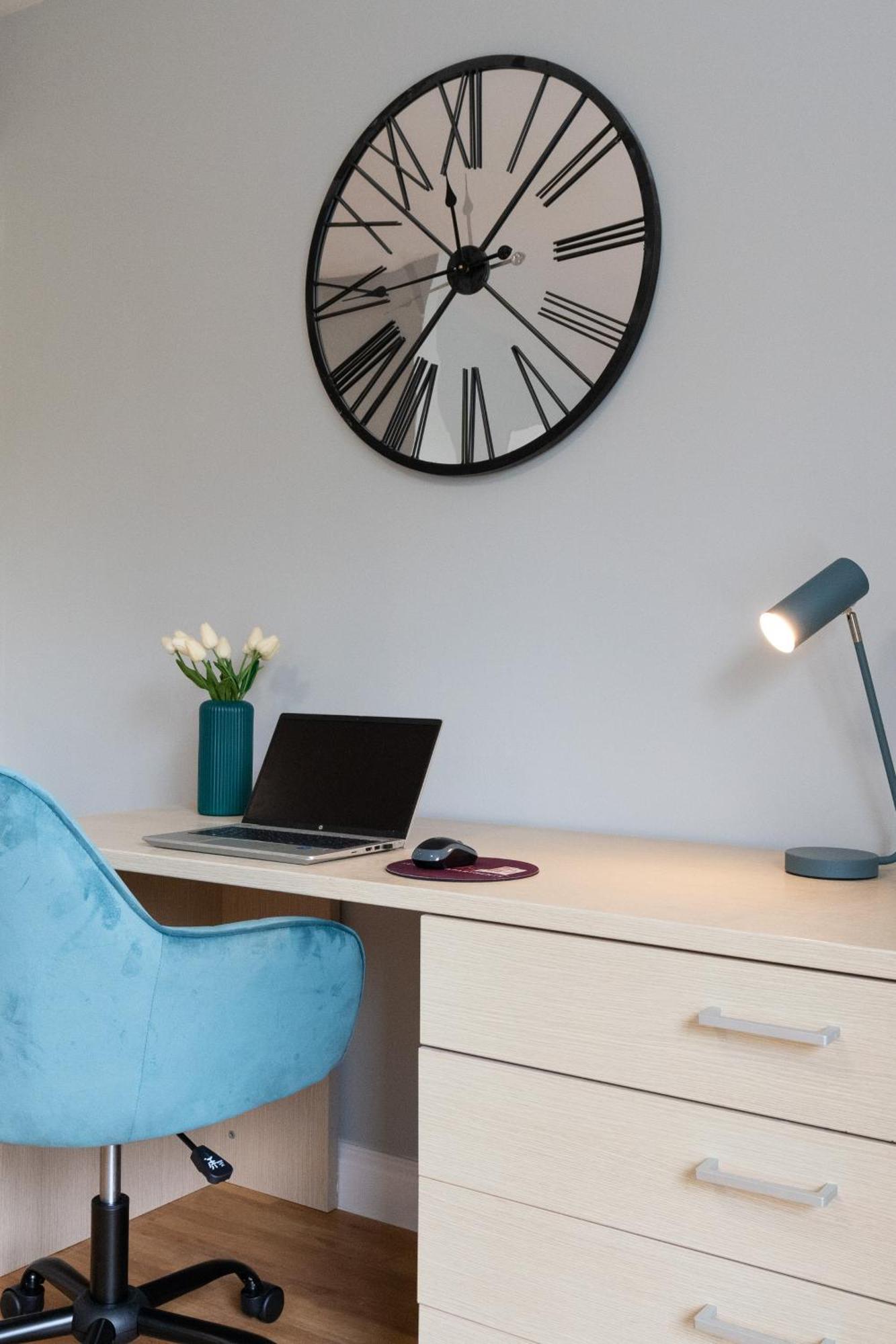 Cotels - The Millhouse: Modern With Ultrafast Wi-fi & Work Desks *