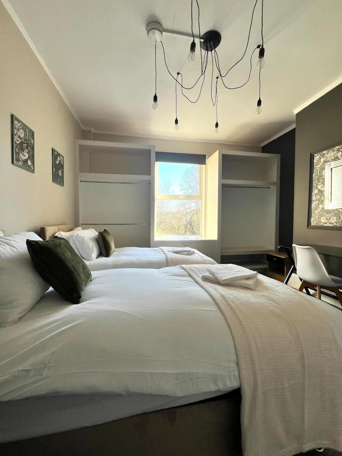 From - - Free Parking, Great For Groups - Hosted By Host Save Apartment *