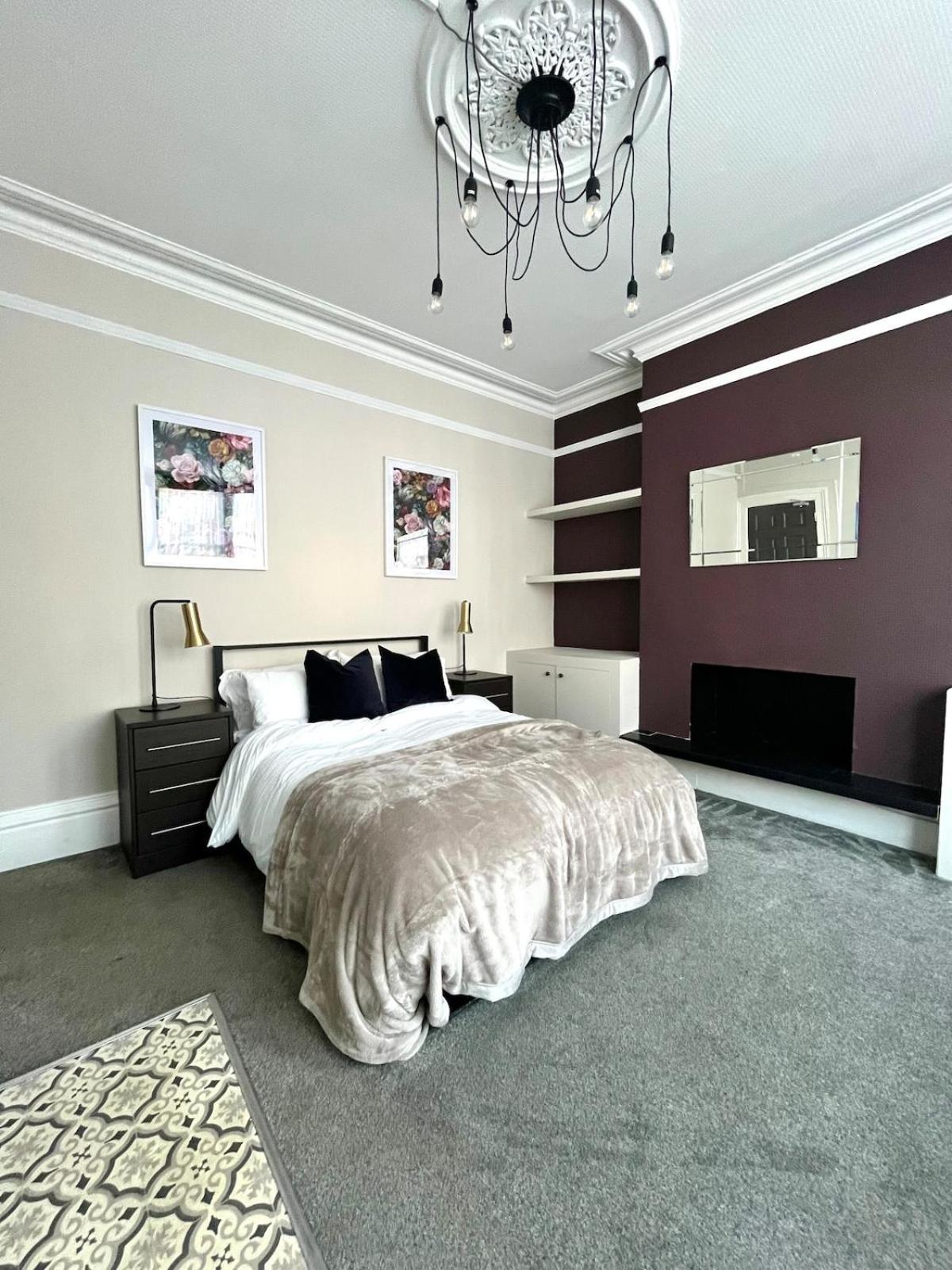 Apartment From - - Free Parking, Great For Groups - Hosted By Host Save *
