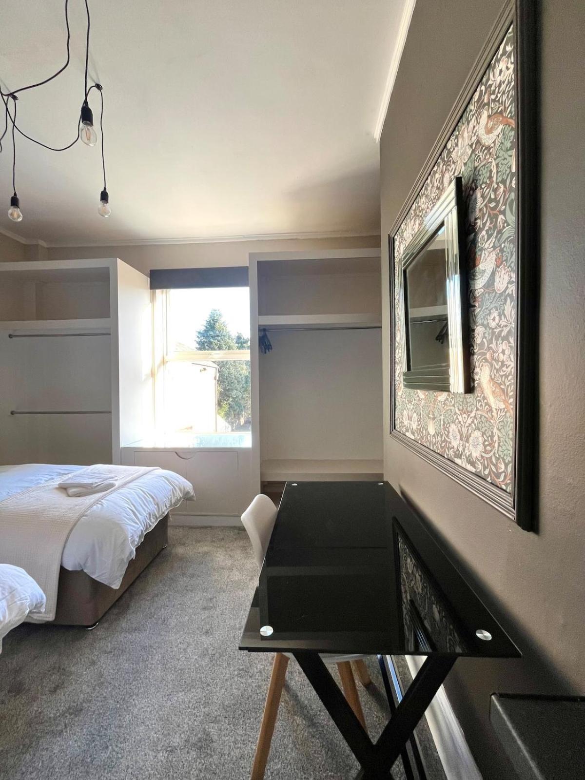 From - - Free Parking, Great For Groups - Hosted By Host Save Apartment Derby