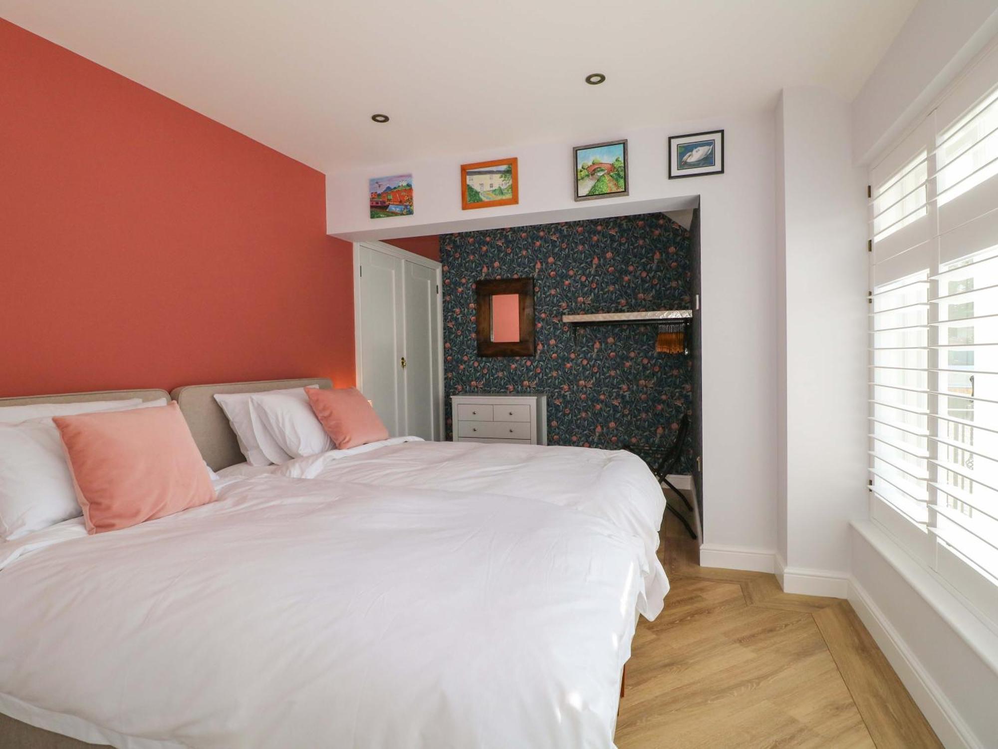 The Canalside Holiday home