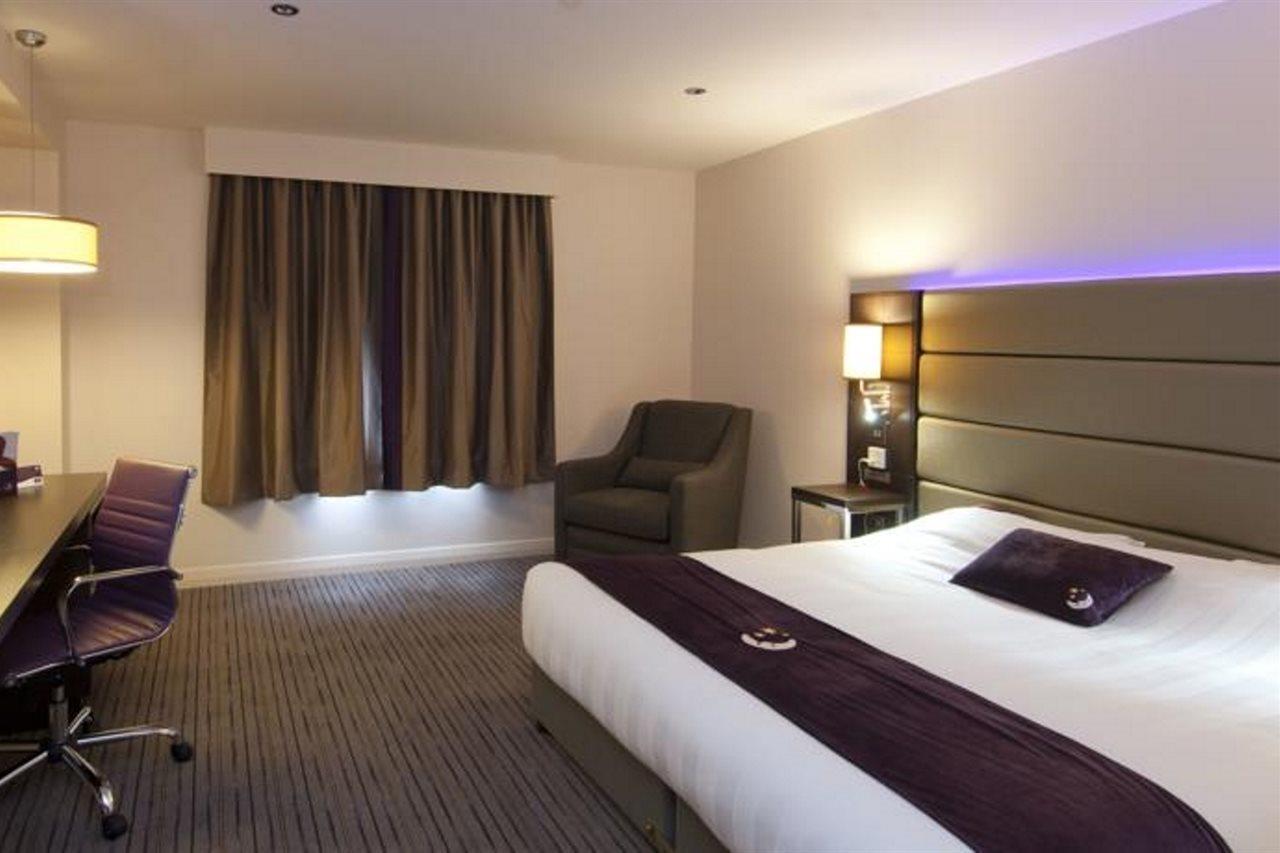 Premier West Hotel