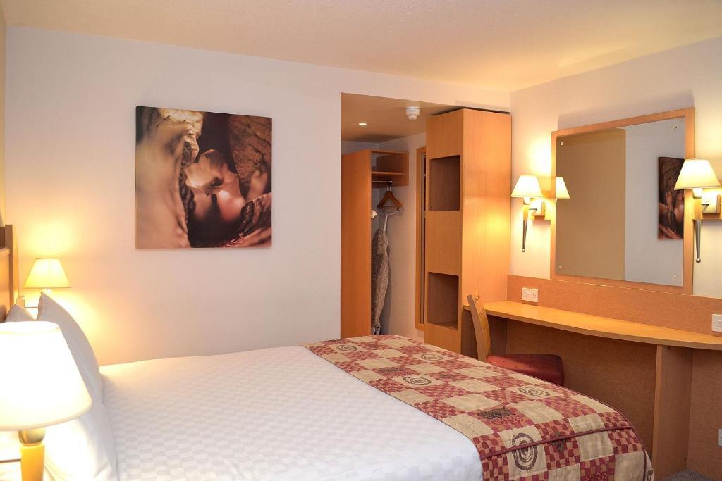 Days Hotel