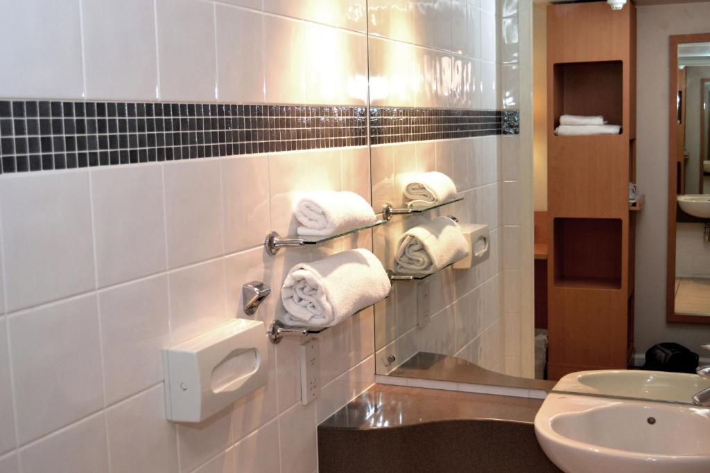 Days Hotel 3*