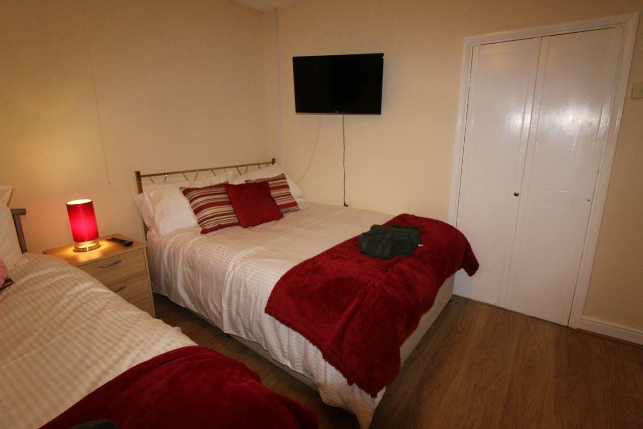 Atchison Gardens Guest house 3*