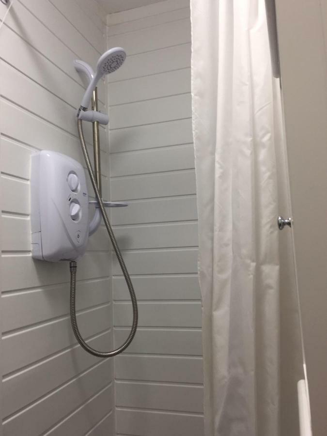 Homestay Worcester House - Single, En-suite Double Or Twin - Total 4 6 Beds, Lounge & Kitchen, Free Wi-fi, On-drive Parking